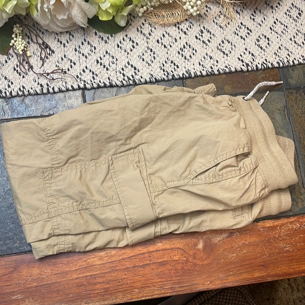 Gap cargo khakis boys size L elastic ankles